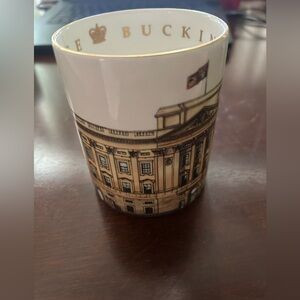 Buckingham Palace- English fine bone china mug